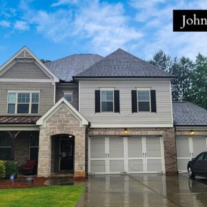 INSIDE A LUXURIOUS HOME FOR SALE in Johns Creek, Georgia - 5 Beds - 4 Baths