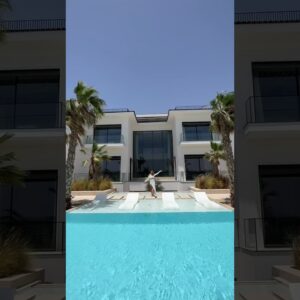 Inside a $52,000,000 Dubai Mega Mansion 🤯 🌴