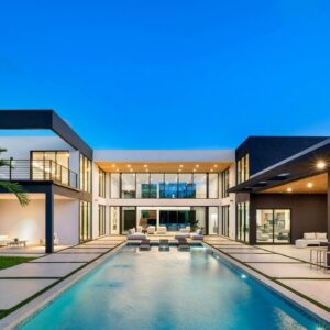 Inside a $9,000,000 Miami New Build Mansion With 8 Bedrooms & Swimming Pool