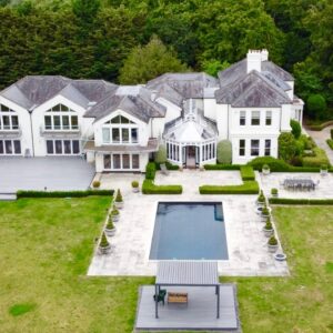 What £14,000,000 gets you in Surrey | Swimming Pool, 13 Acres & Amazing Interiors