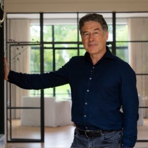 Inside Award-Winning Architect Des Ewing’s Neoclassical Buckinghamshire Home